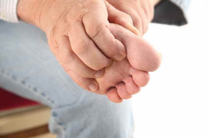 Itching in the foot with thoraxosteochondrosis